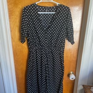 Black and white polka dot midi dress size 8 in US!